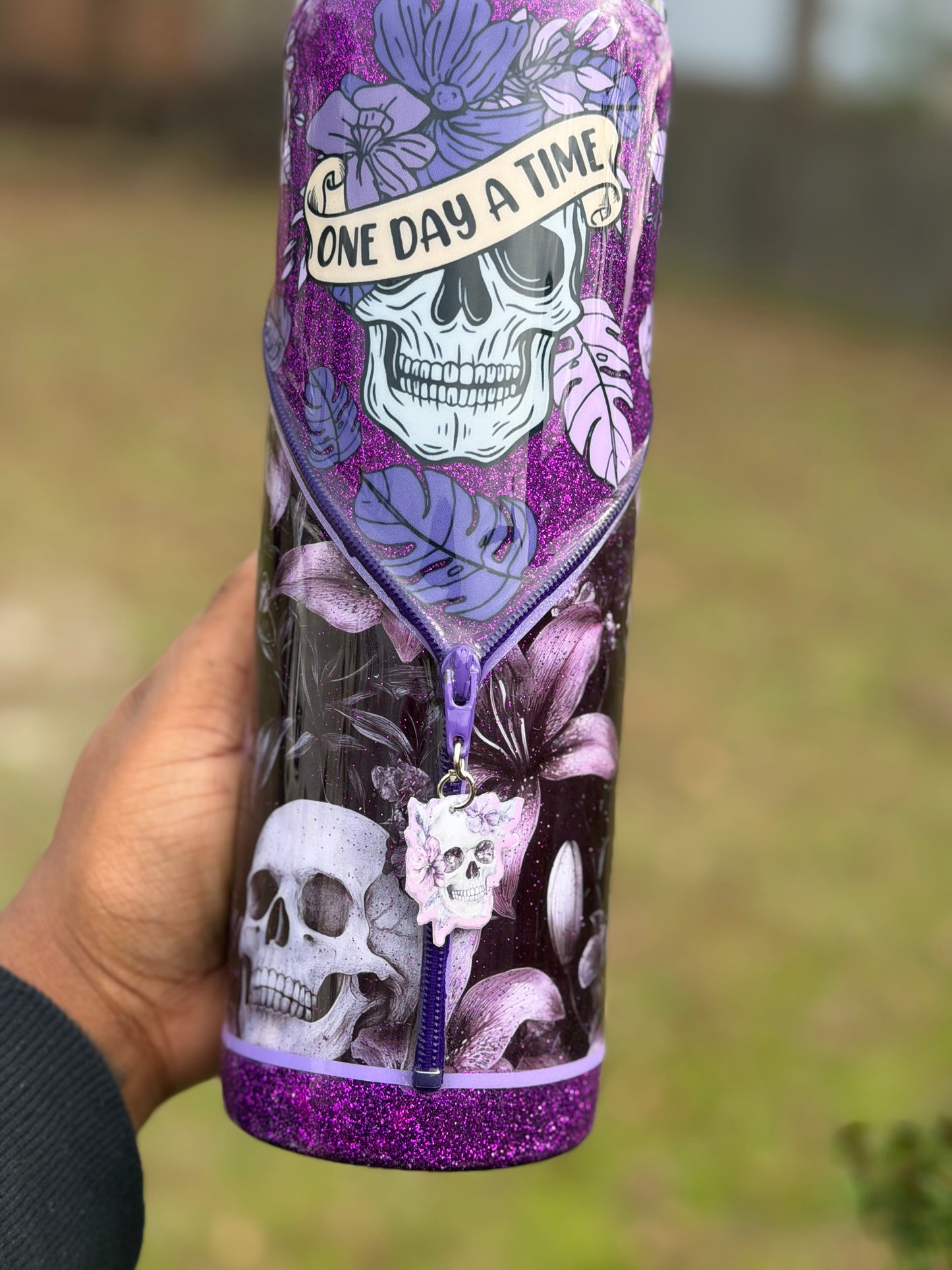30oz Purple Skulls Zipper Tumbler