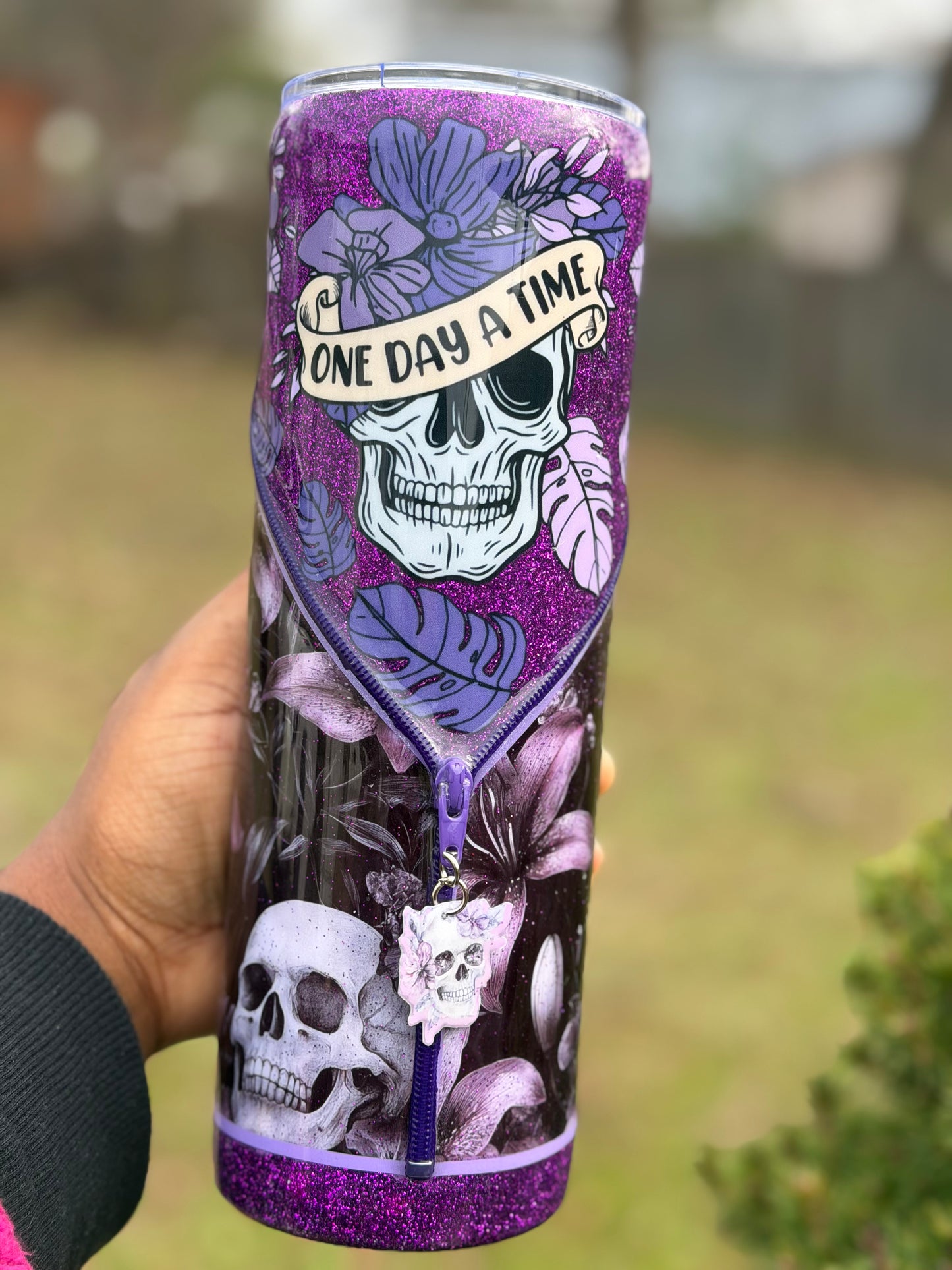 30oz Purple Skulls Zipper Tumbler